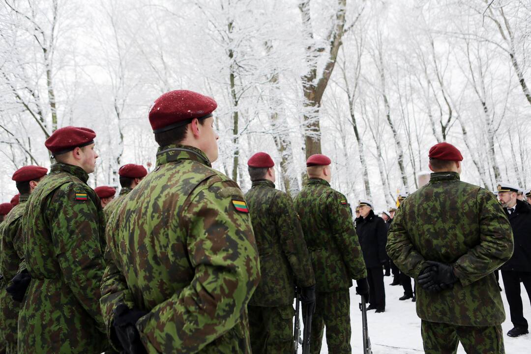 Žuvusiųjų pagerbimo ceremoniją prie paminklo 1923 m. sukilimo dalyviams