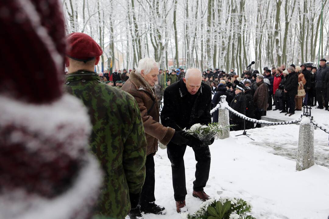 Žuvusiųjų pagerbimo ceremoniją prie paminklo 1923 m. sukilimo dalyviams