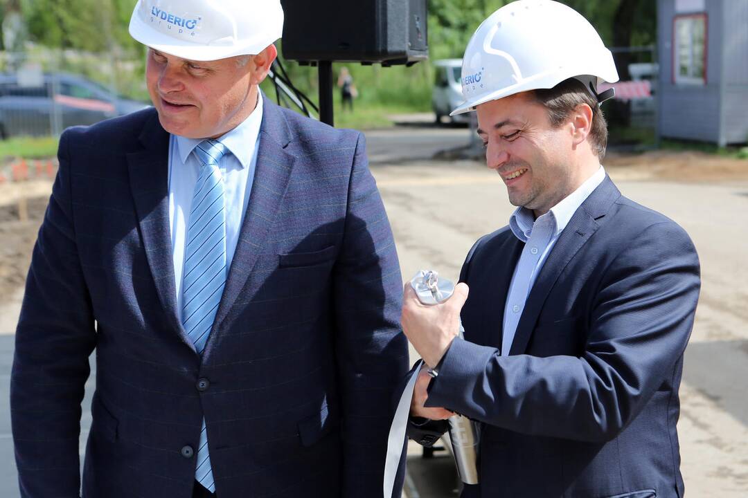 Įkasta kapsulė "Purienos" darželio priestatui