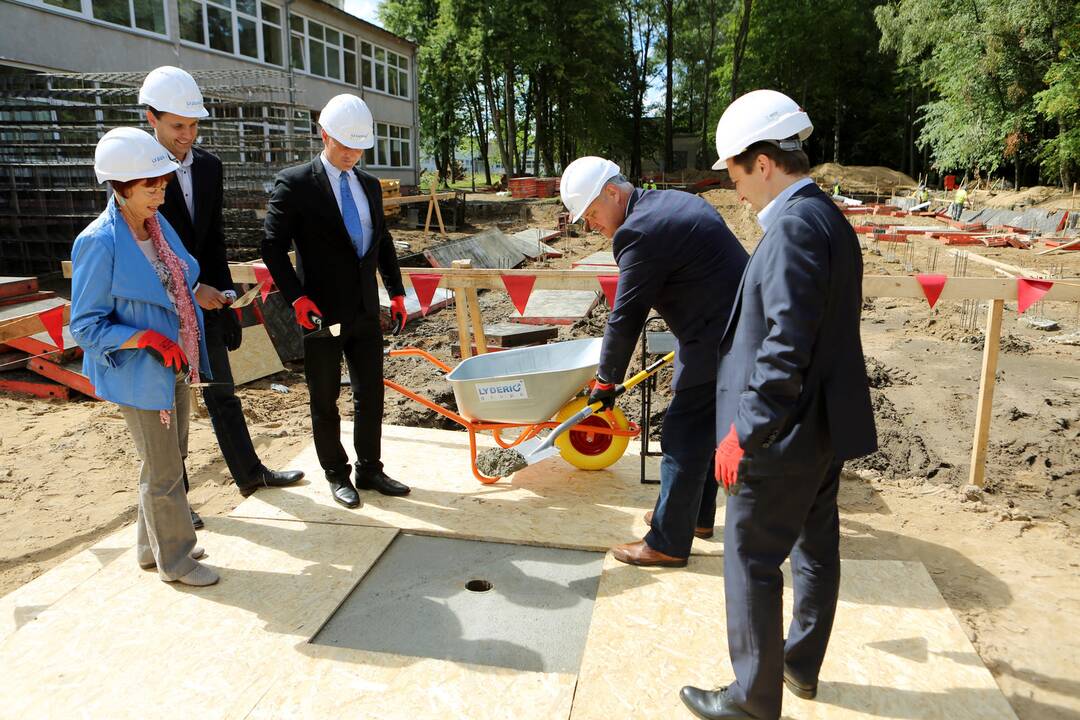 Įkasta kapsulė "Purienos" darželio priestatui