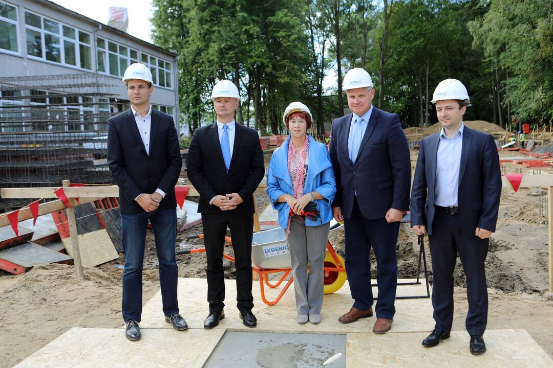 Įkasta kapsulė "Purienos" darželio priestatui