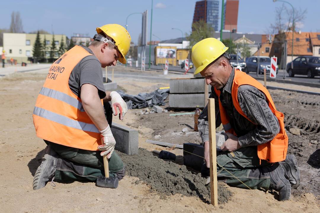 Meras apžiūrėjo aikštelės ir piliavietės darbus