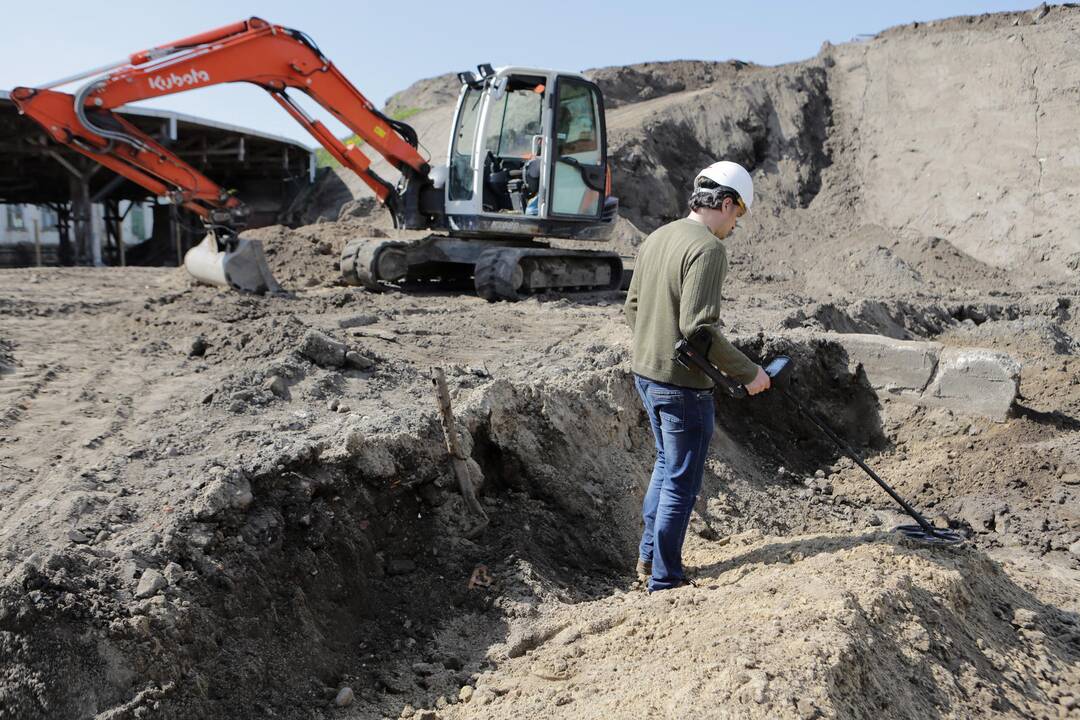 Meras apžiūrėjo aikštelės ir piliavietės darbus