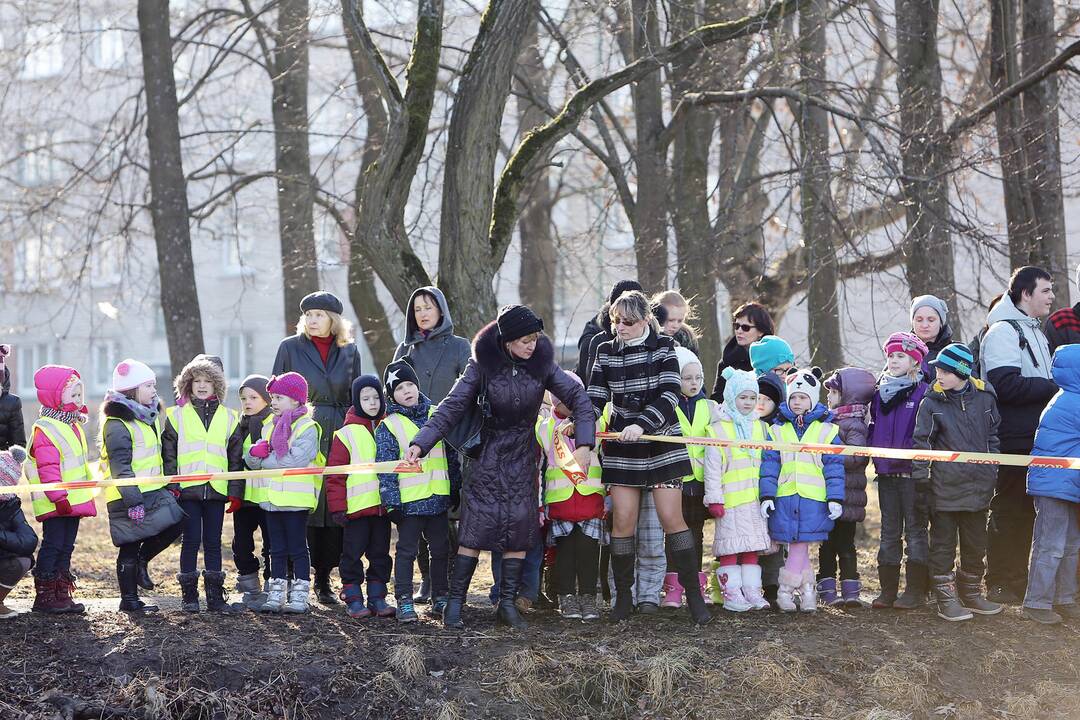 Ugniagesių pamoka ant ledo