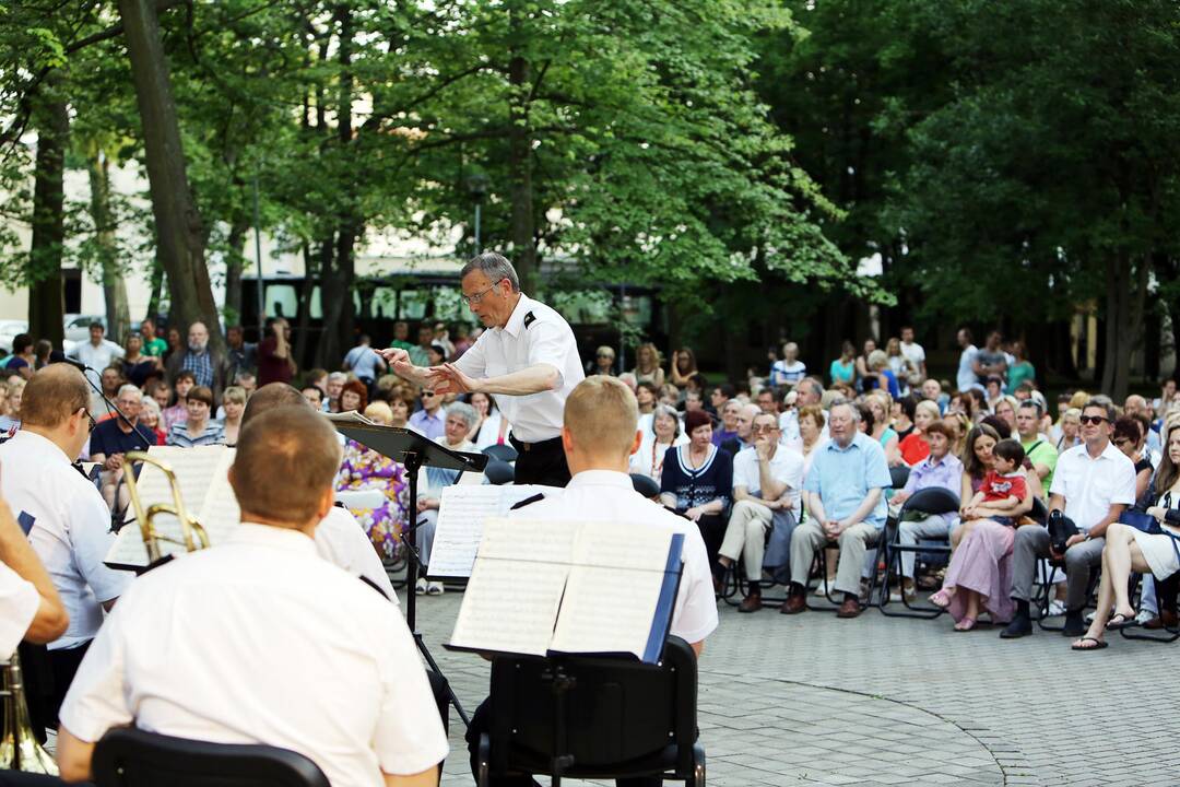 Sugiedoti „Tautišką giesmę"