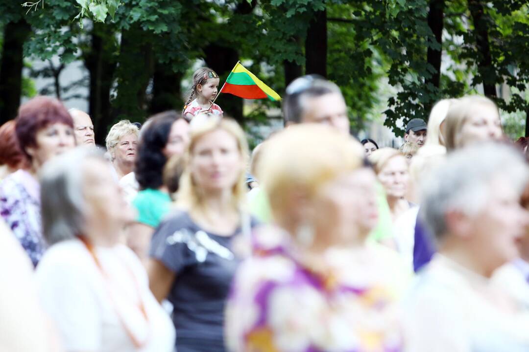 Sugiedoti „Tautišką giesmę"