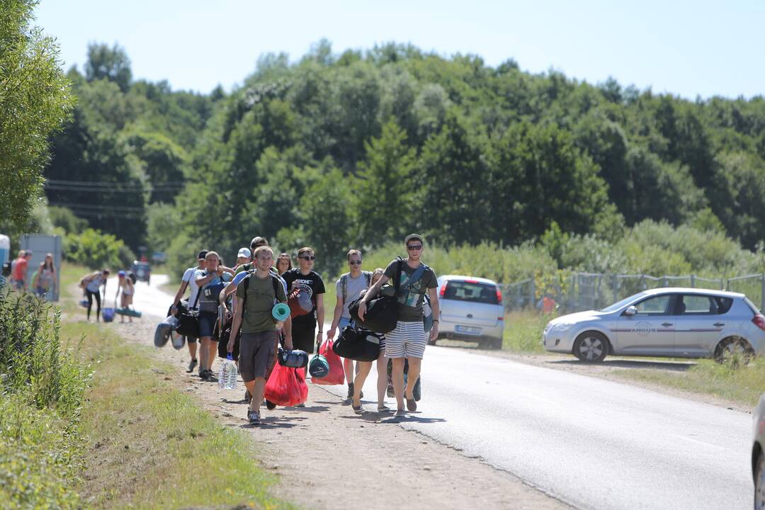 Į Karklę plūsta festivalio dalyviai