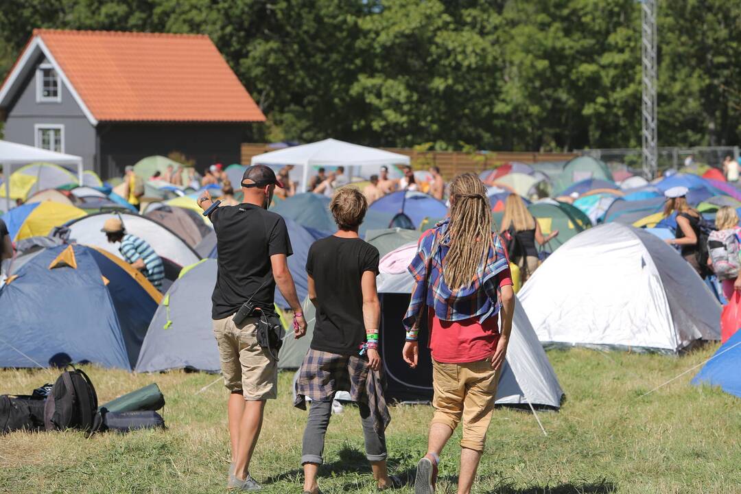 Į Karklę plūsta festivalio dalyviai