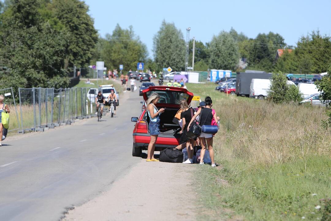 Į Karklę plūsta festivalio dalyviai