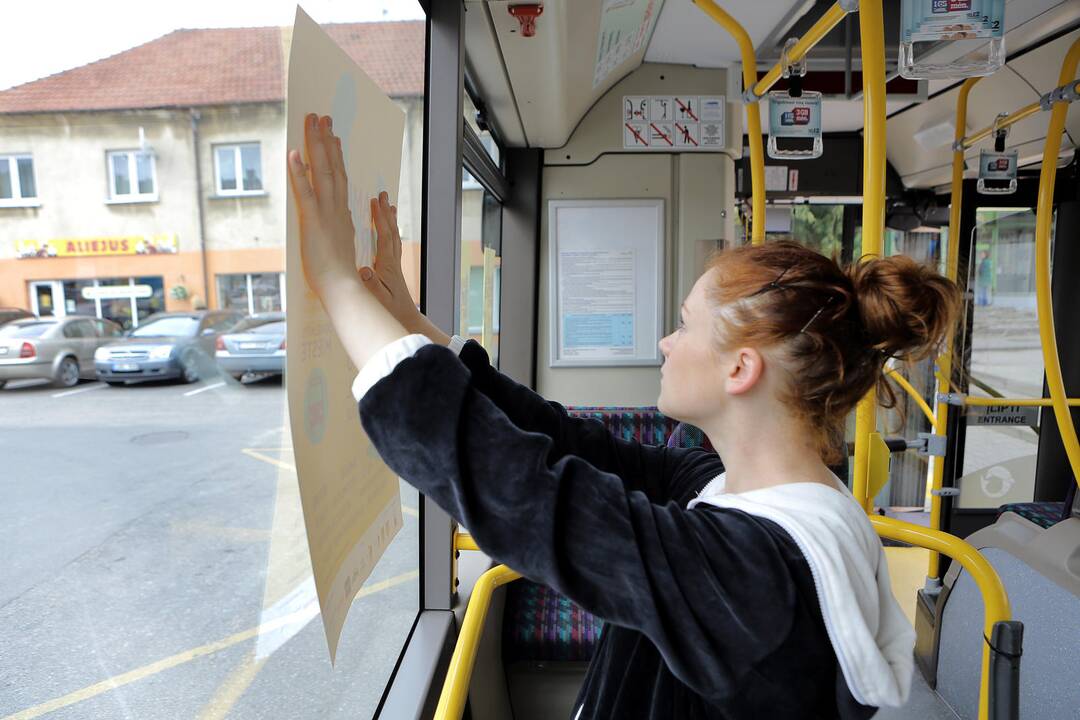 Jaunimo teatras papuošė autobusą
