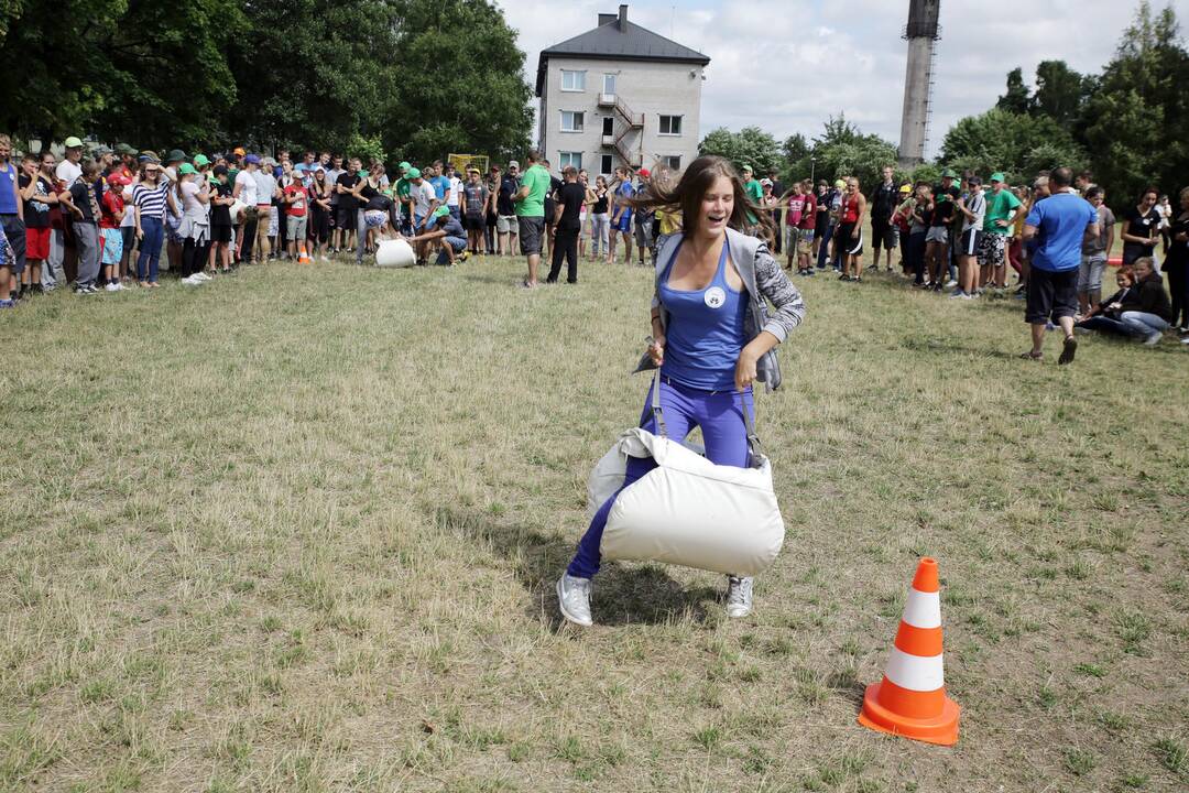 Vaikų stovykla dragūnuose