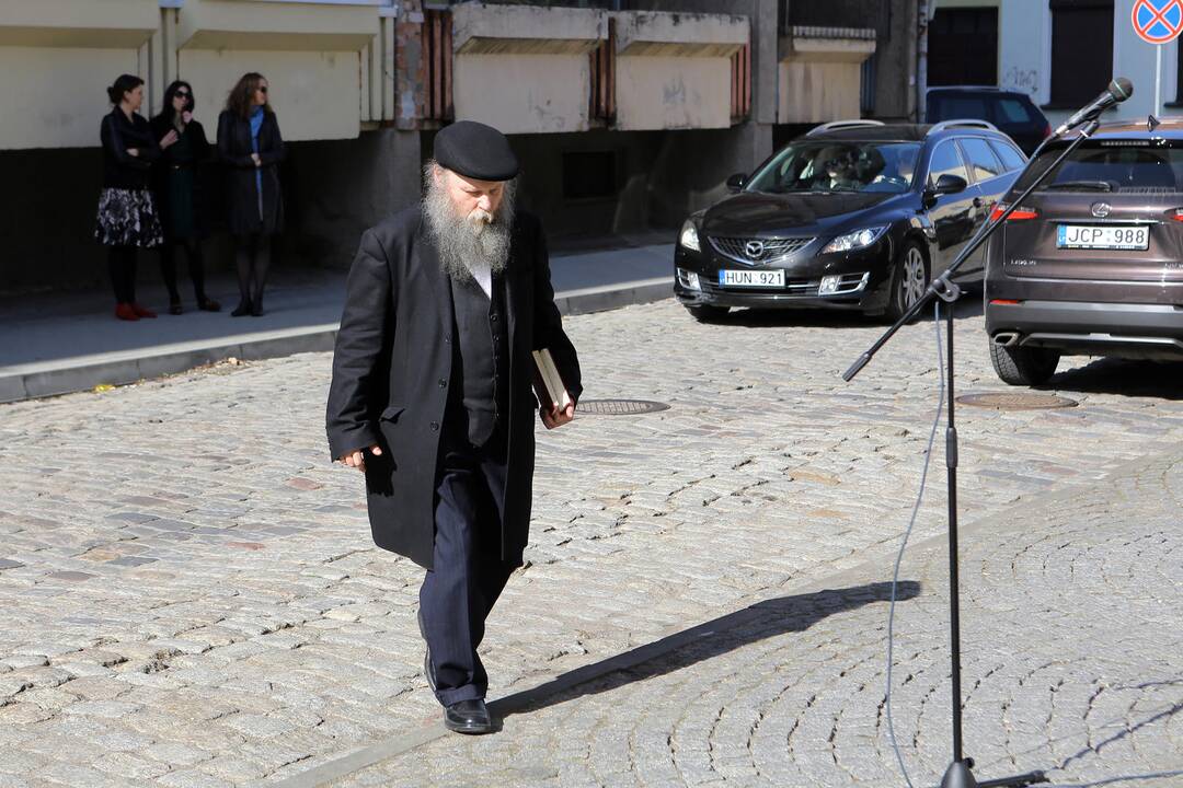 Klaipėdoje atidengta lenta Izraelio vėliavos autoriui