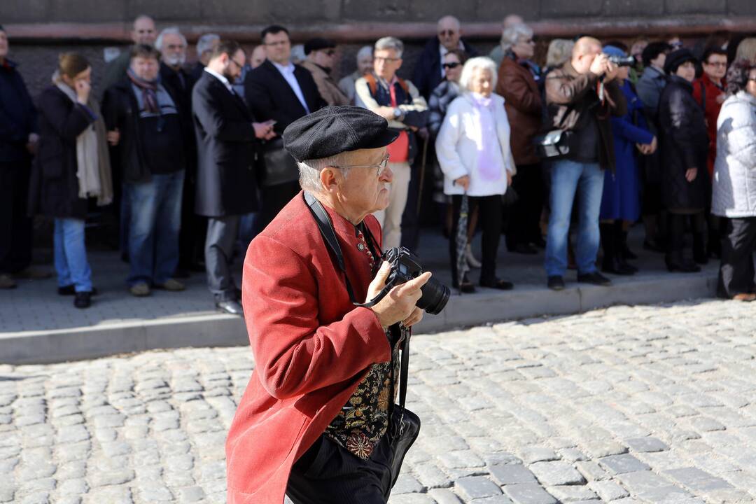 Klaipėdoje atidengta lenta Izraelio vėliavos autoriui