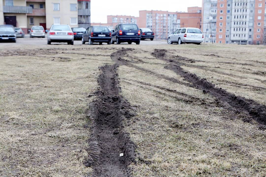 Uostamiesčio vairuotojai laužo galvas