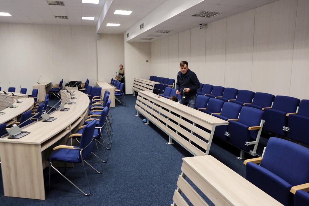 Suremontuota tarybos posėdžių salė