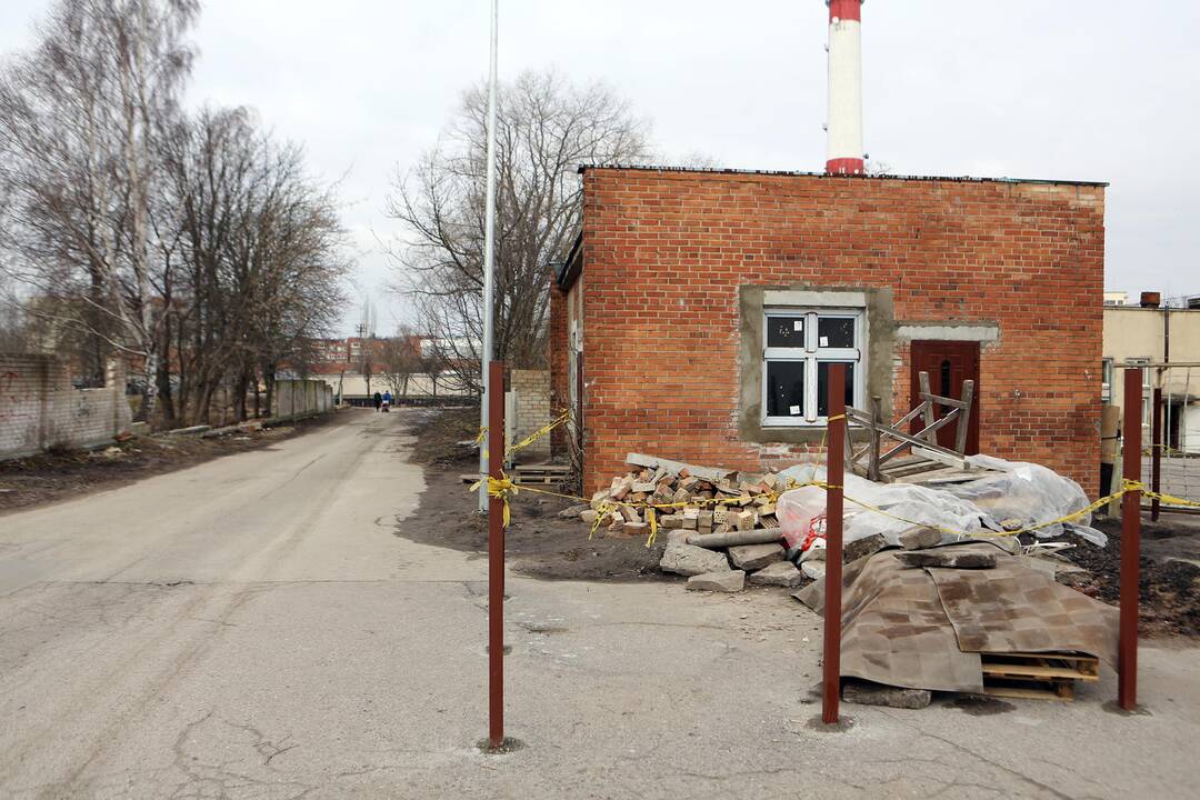 Valentinas apsigyveno elektros tranformatorinėje