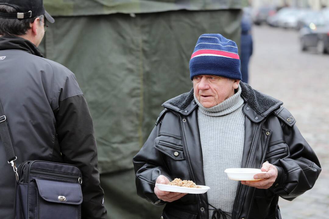 Klaipėdiečius vaišino žuviene