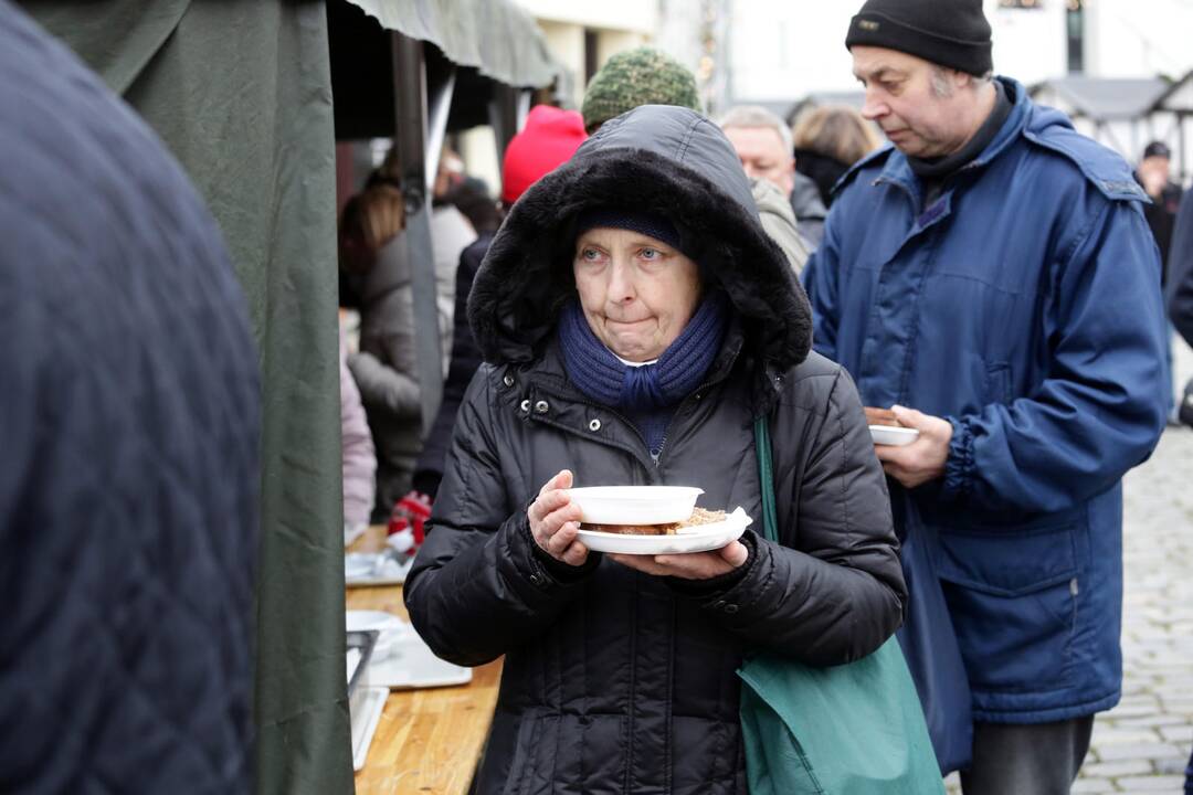Klaipėdiečius vaišino žuviene