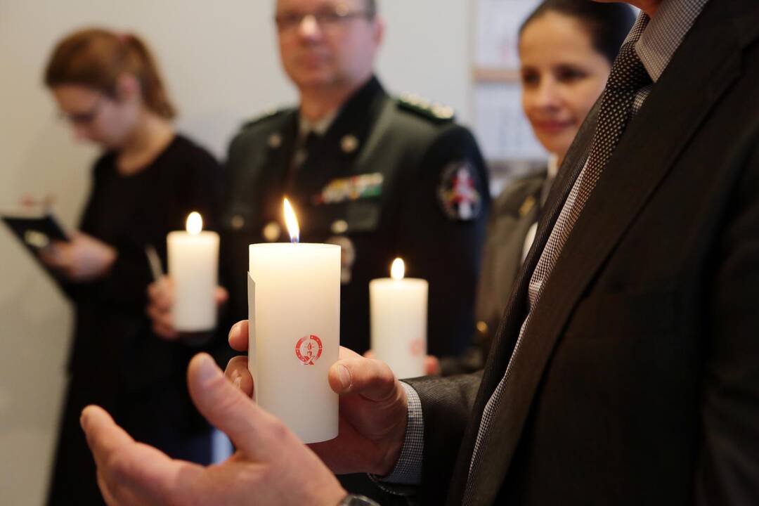 Skautai įteikė merui Betliejaus taikos ugnį
