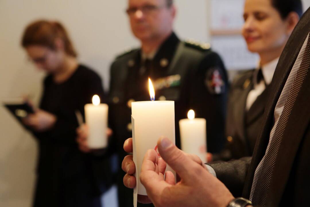 Skautai įteikė merui Betliejaus taikos ugnį