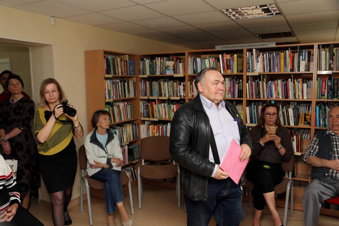 Duris atvėrė suremontuota biblioteka