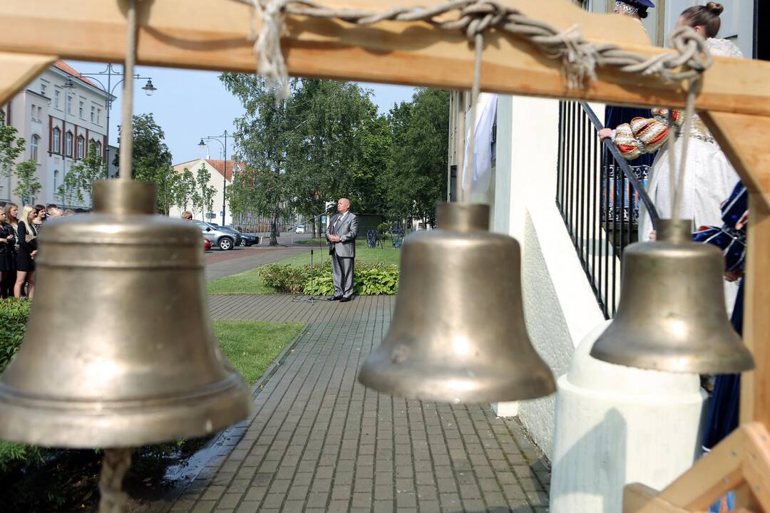 Duris atvėrė Menų Akademija