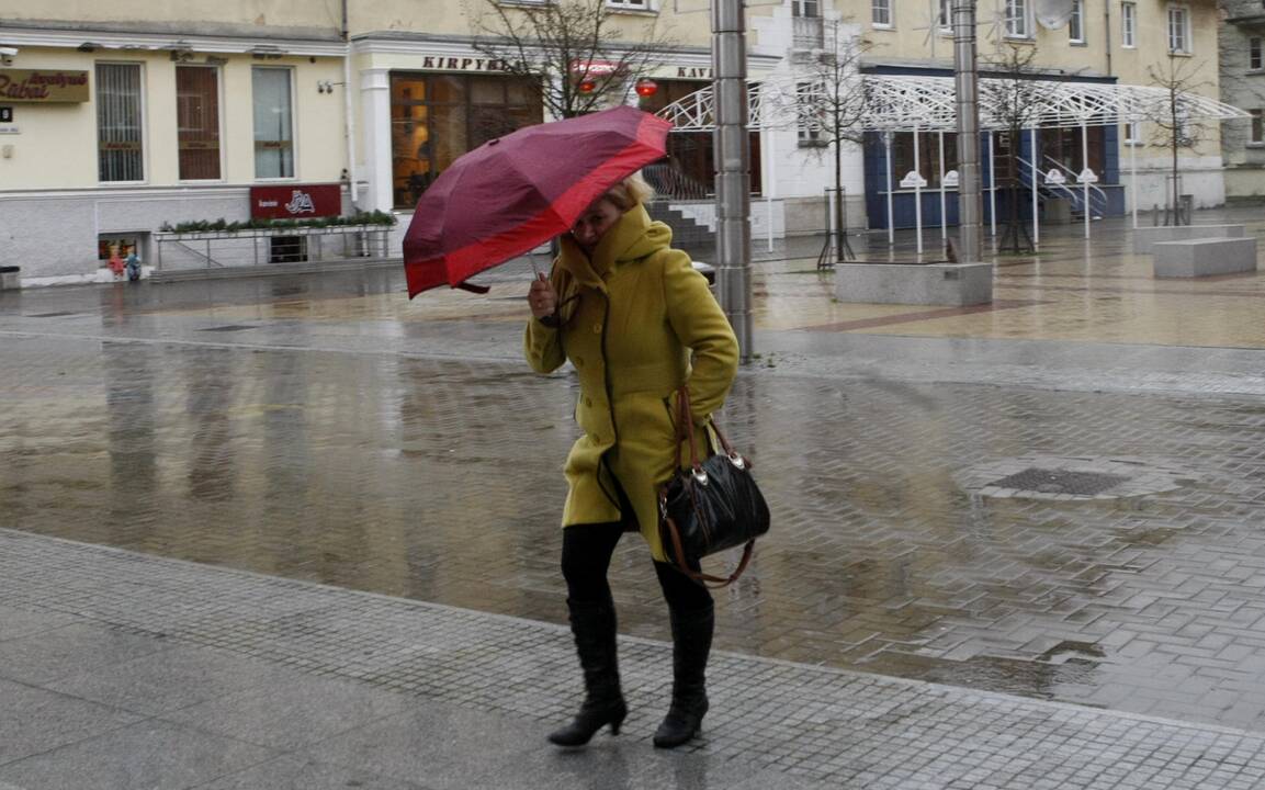 Uostamiesčiui grasina pavojinga vėtra