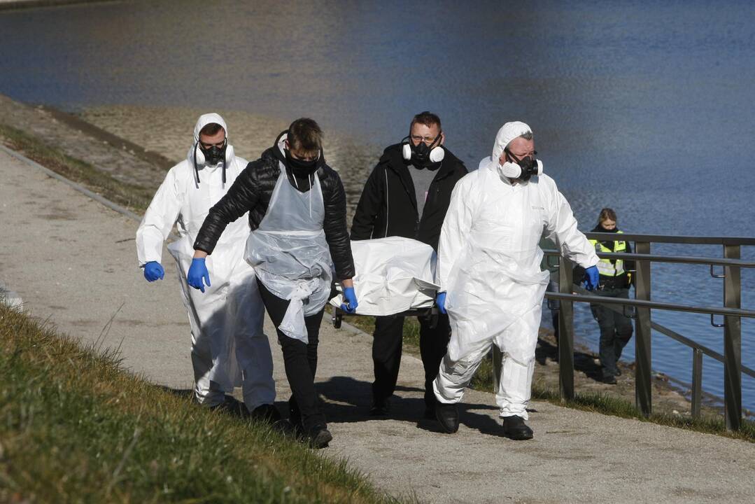 Klaipėdoje praeivis pastebėjo tvenkinyje plūduriuojantį skenduolį