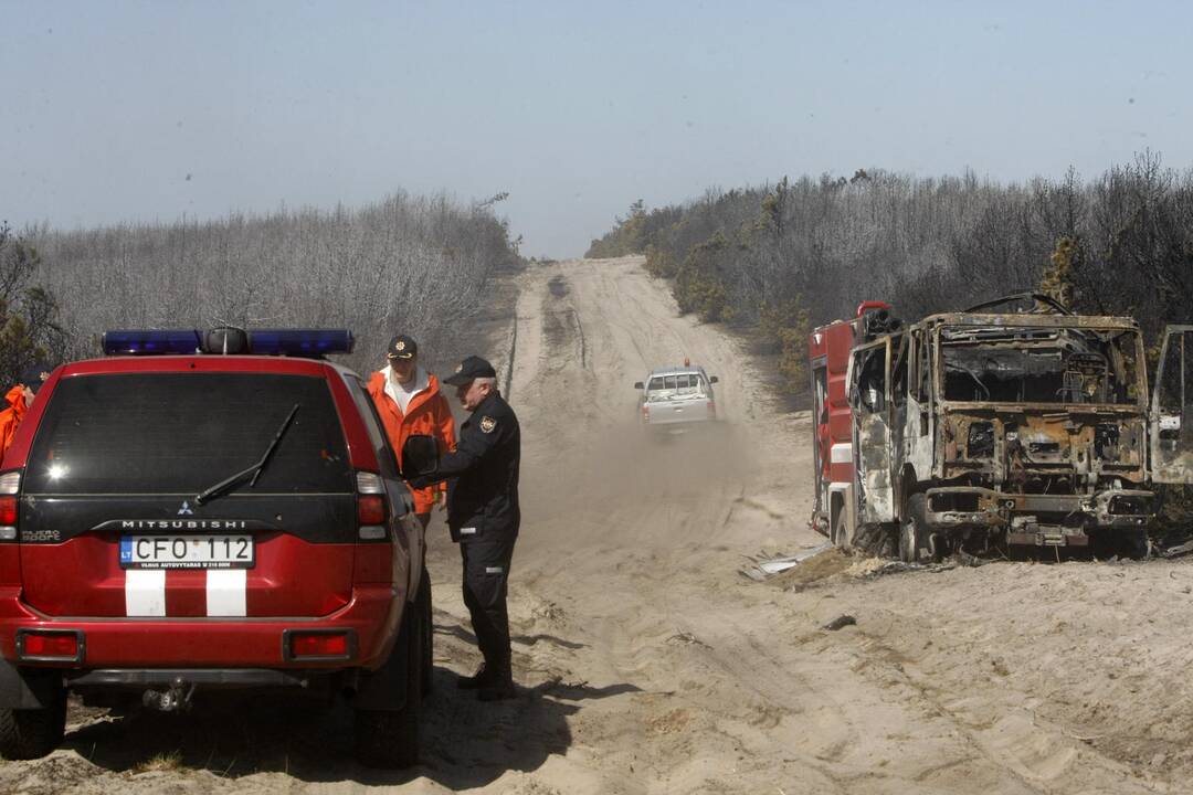 Kuršių nerijos gaisrą sutramdė gausios ugniagesių ir kariškių pajėgos