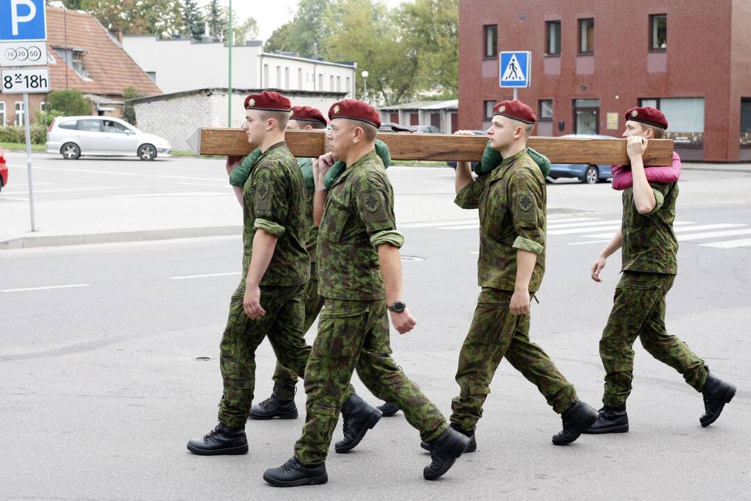 Nešdami kryžių kariai nužygiuos iš Klaipėdos į Kryžių kalną