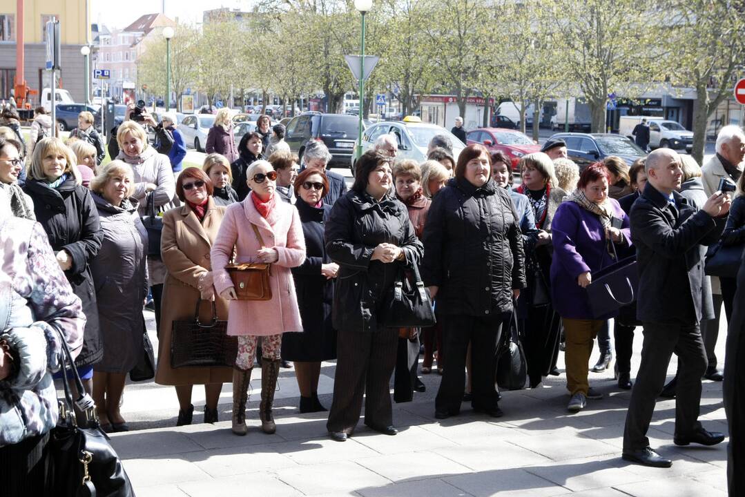 Atidengta karalienės Luizės atminimo lenta