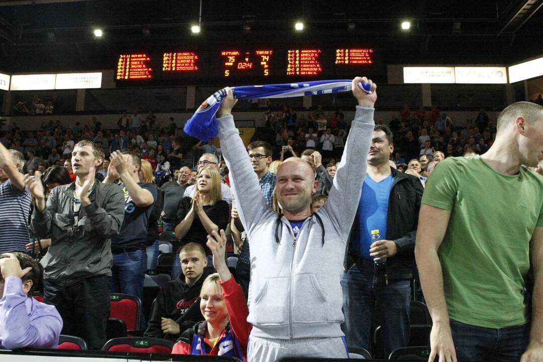 Klaipėdos „Neptūnas“, antrosiose pusfinalio rungtynėse įveikęs Prienų „Tonybet“ 75:74, pateko į Lietuvos krepšinio lygos finalą.