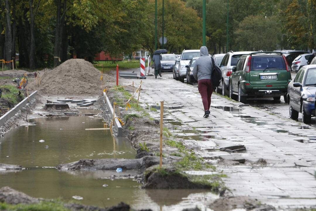 Į mokyklą – briste per vandenį