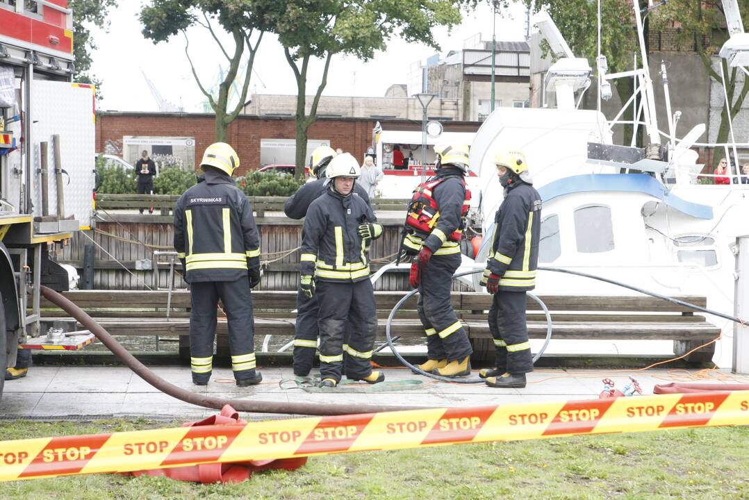 Incidentas Danės upėje: vėl skęsta senas laivas