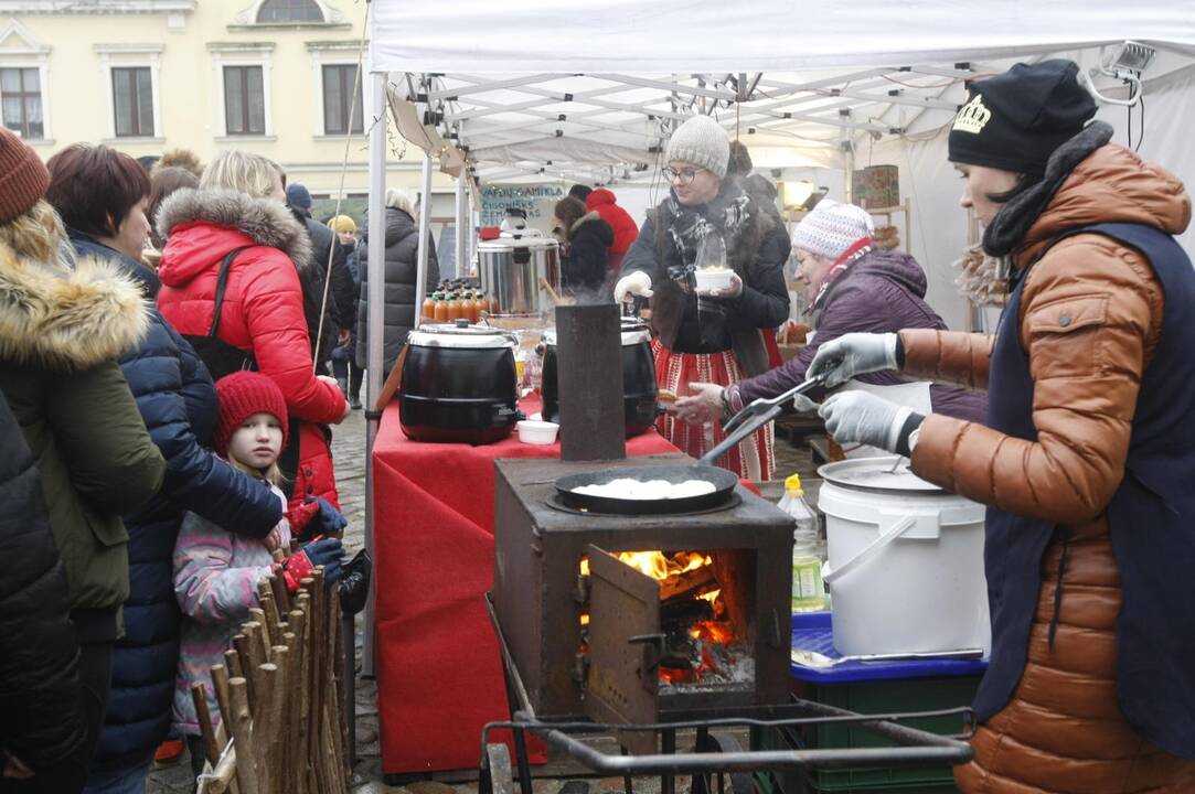 Užgavėnės Teatro aikštėje