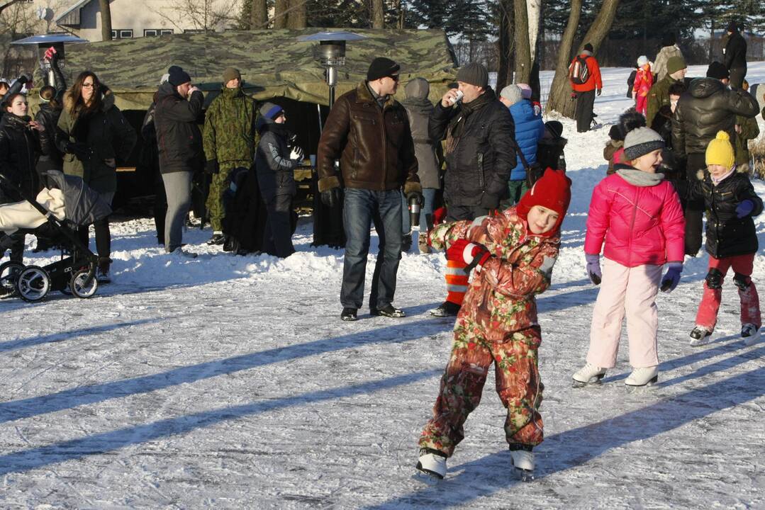 Kaimynų žiemos žaidynės ant Mumlaukio ežero