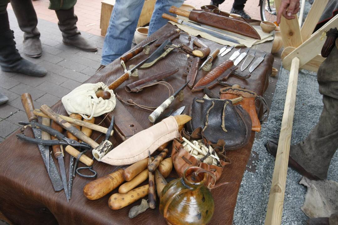 X-XI a. karybos ir amatų stovykla