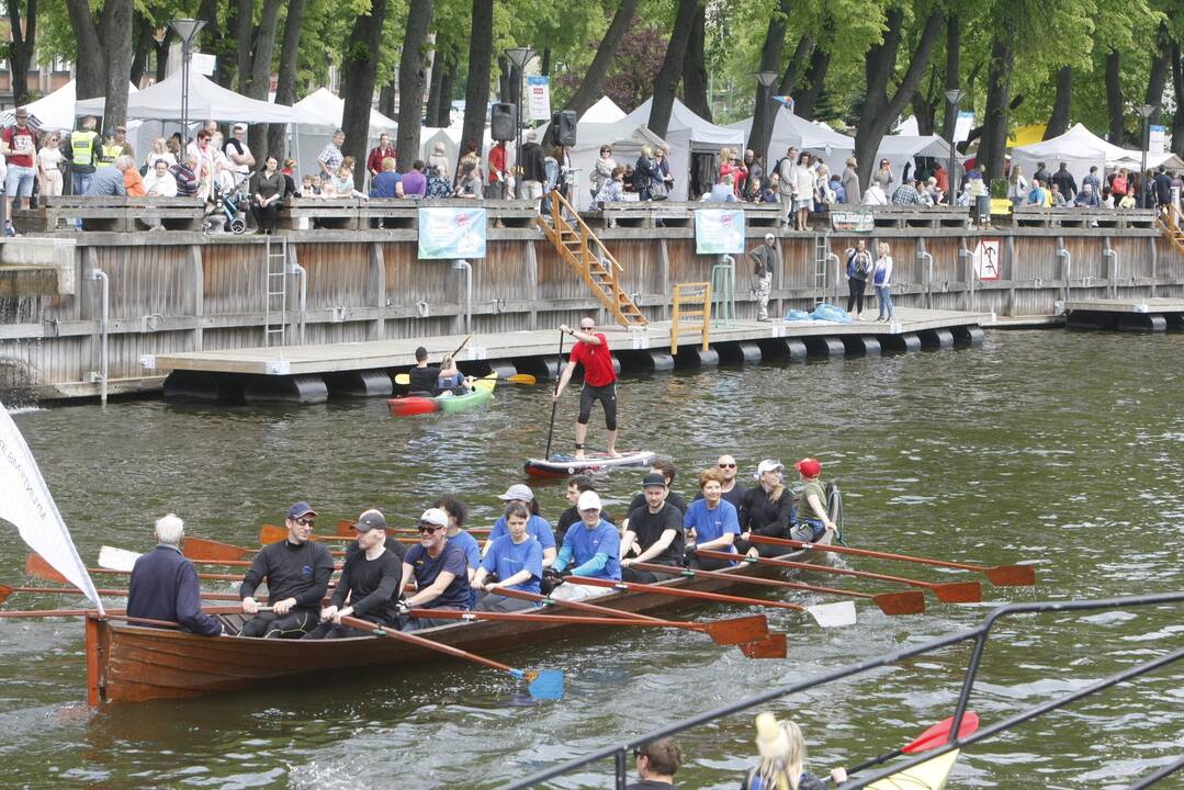 Laivų parade - pramogų vajus