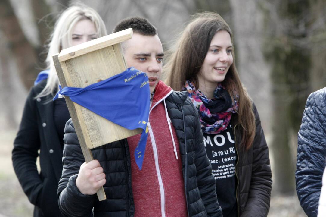 Klaipėdiečiai grąžina skolą gamtai