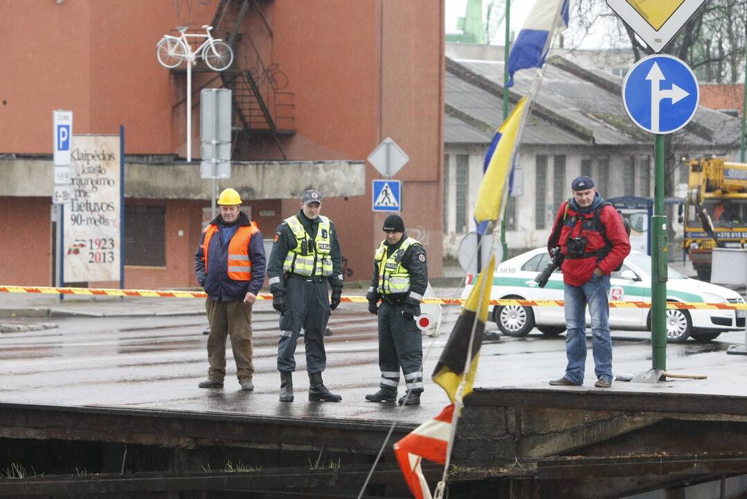 „Meridiano“ grįžimą sutrikdė tilto pakėlimas