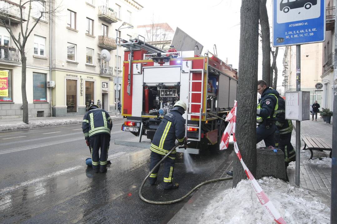 Autobusas stotelėje suvažinėjo moterį