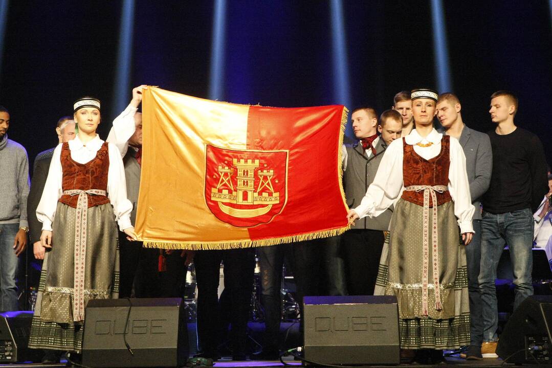 Klaipėdoje įteikti apdovanojimai už metų darbus