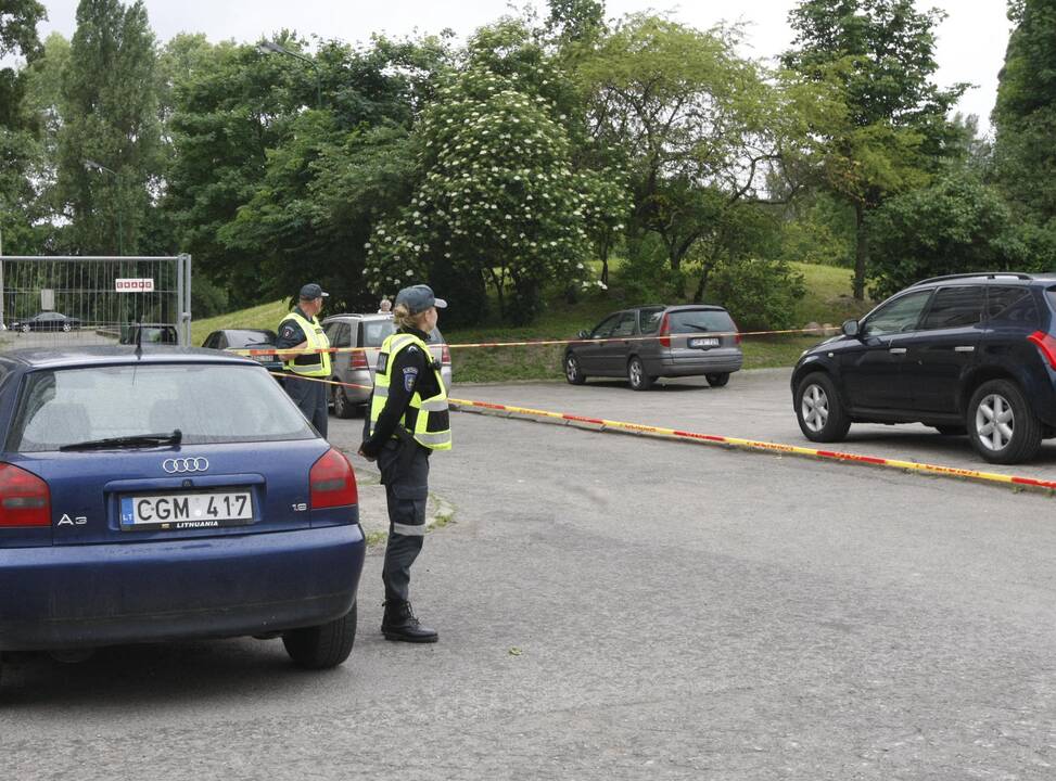 Pareigūnai treniruojasi reaguoti į teroristinį aktą prekybos centre