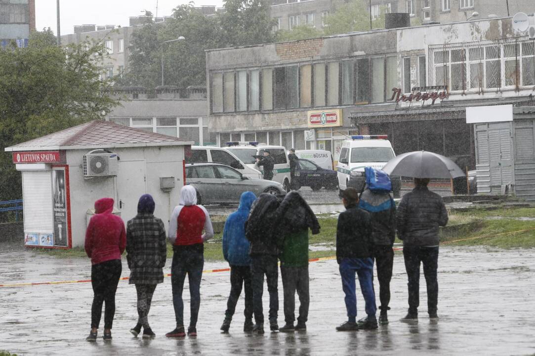 Pareigūnai treniruojasi reaguoti į teroristinį aktą prekybos centre