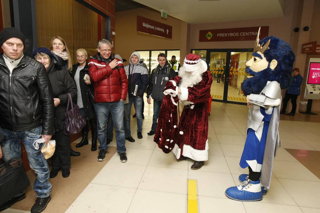 Kalėdų Senelis Klaipėdos autobusų stotyje