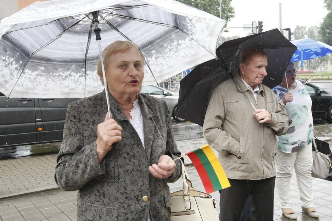 Atminimo lentos atidengimas
