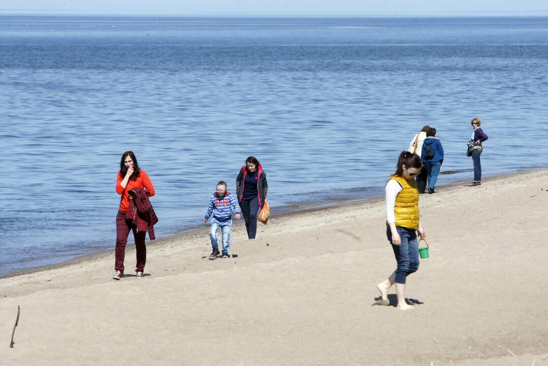 Klaipėdiečiai laiką leido paplūdimyje