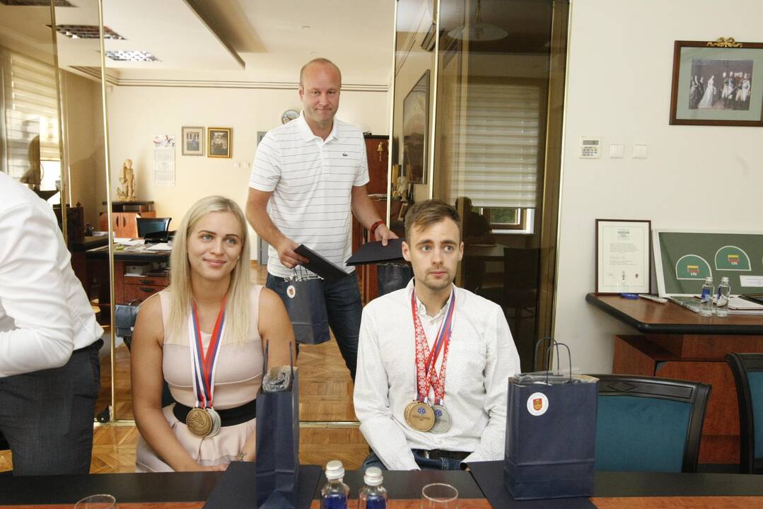 Mero padėka kurtiesiems badmintonininkams