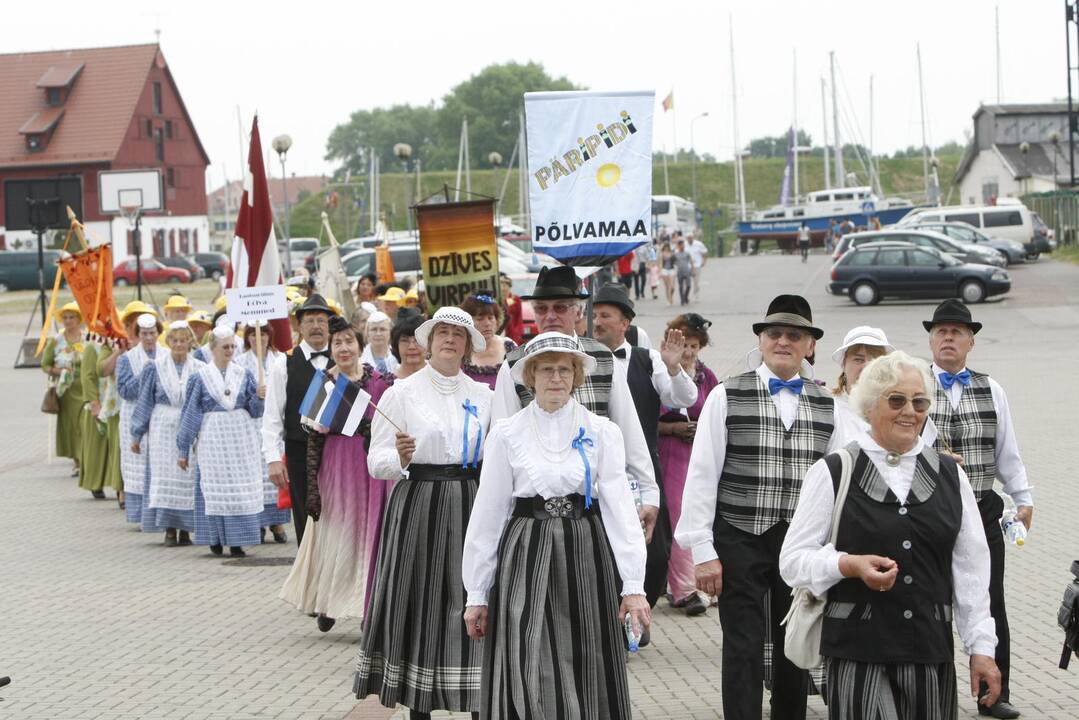 Europos šokių pynė ir vėliavos pakėlimas