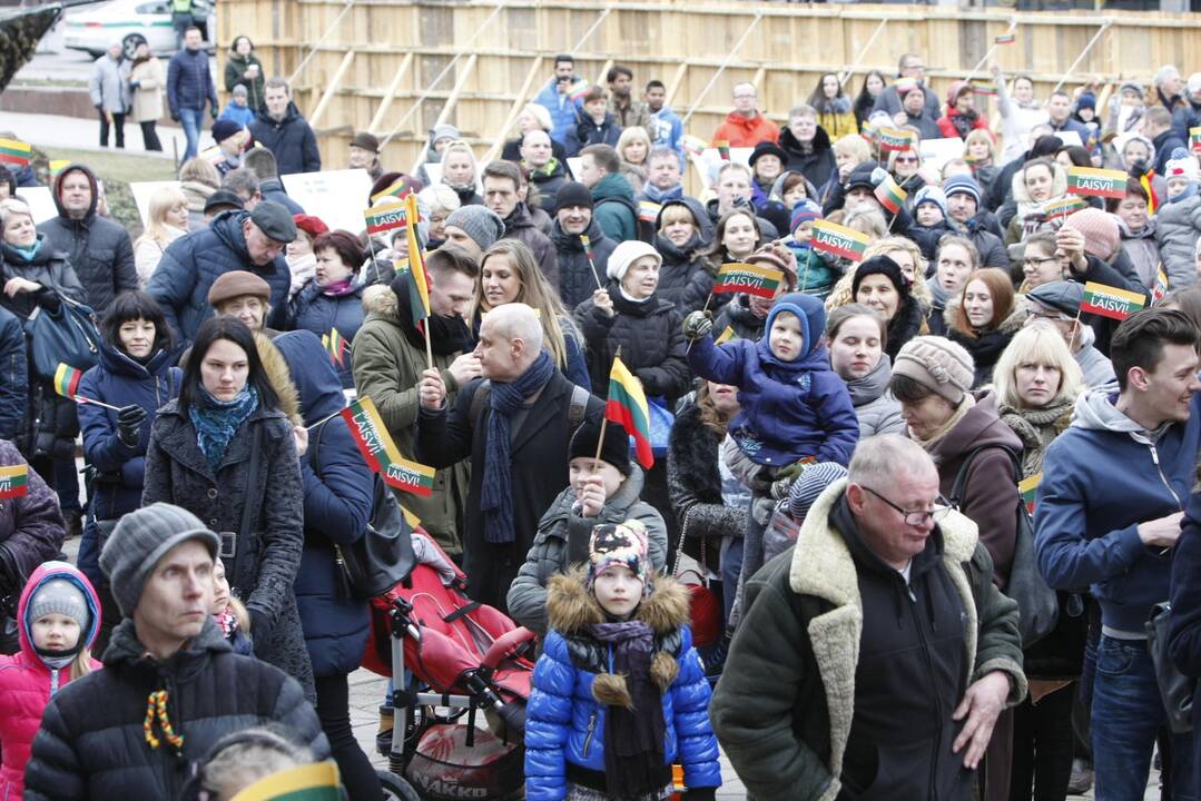 „Tautiška giesmė“ skambėjo įvairiomis kalbomis